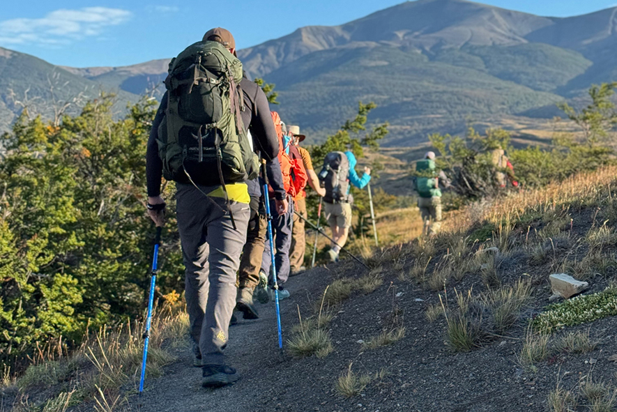 HIKING & TREKKING***