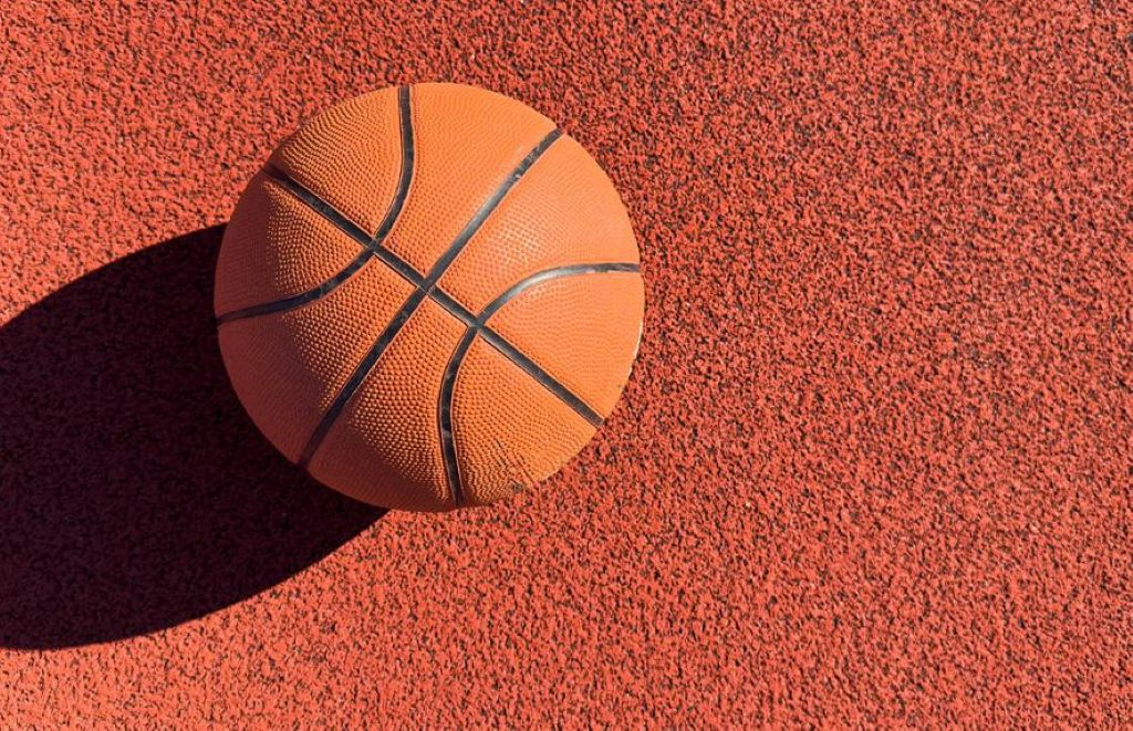 BASKETBALL