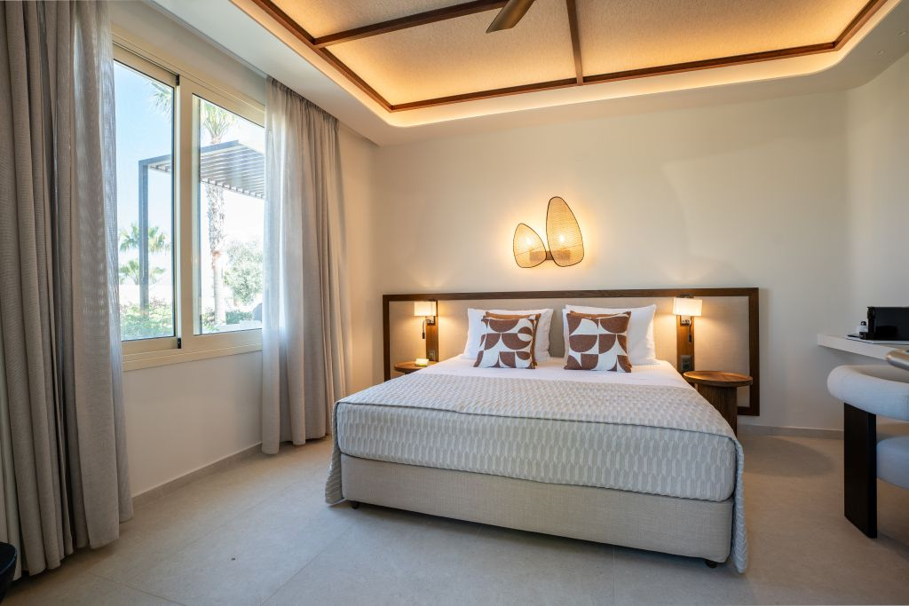 KOUROS DELUXE SUITE