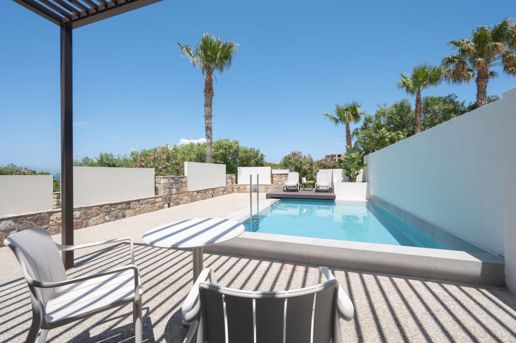 KOUROS DELUXE DOUBLE WITH PRIVATE POOL