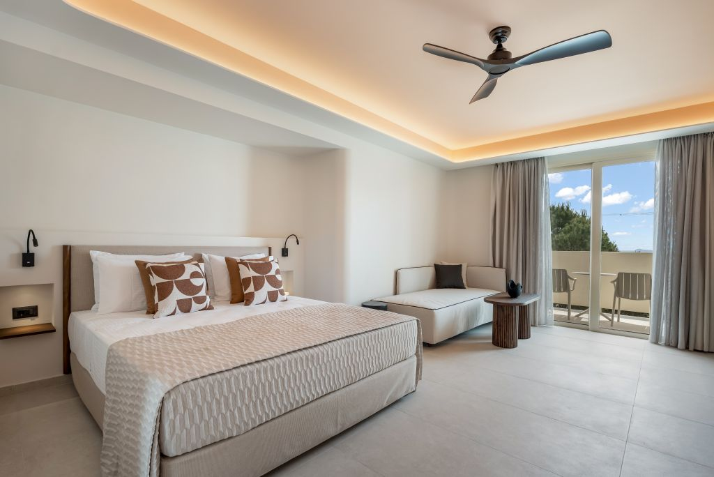 DELUXE DOUBLE SEAVIEW