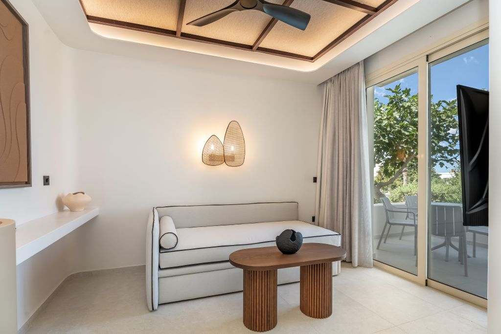 KOUROS DELUXE SUITE