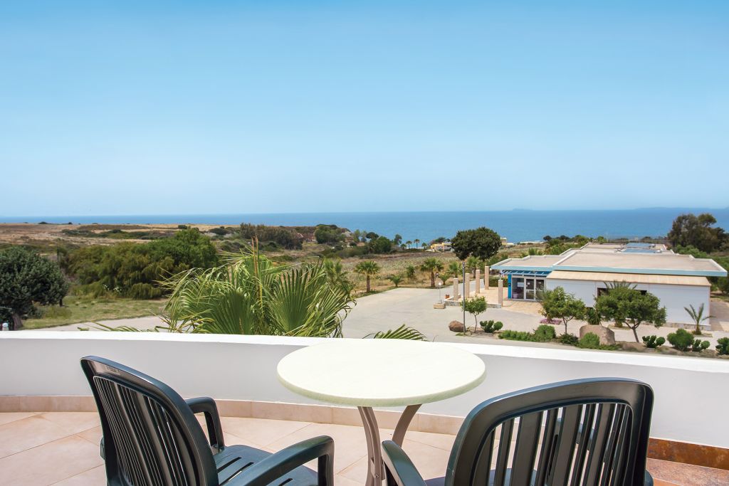 DELUXE SEAVIEW TWIN ROOM